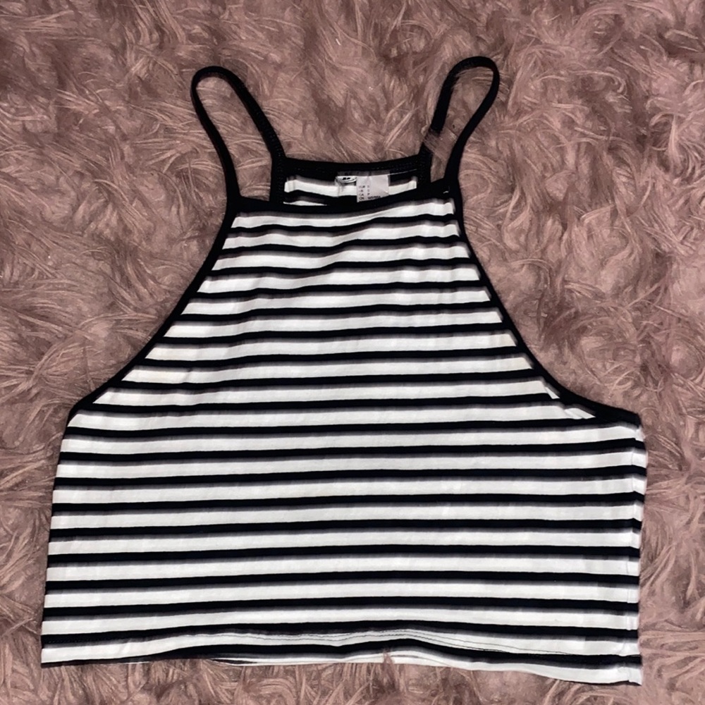 black and white crop top
